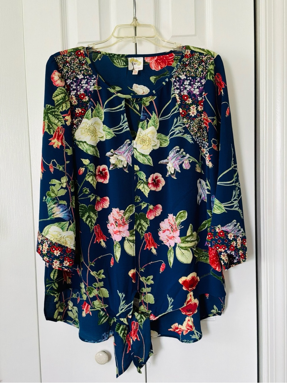 Fig & Flower Navy Blue Floral Keyhole Blouse Tie Front Top Plus Size 1X Boho